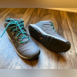 Keen Explore Mid Waterproof boots. Size 7.5